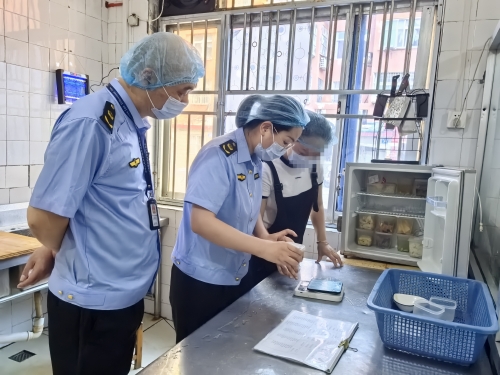 区市场监督局护航外卖食品安全