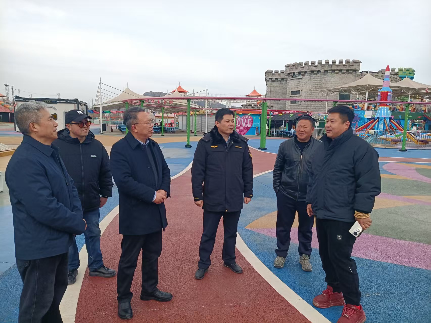 连云区市场监督管理局墟沟分局联合街道对嘉年华游乐设施开展节前特种设备安全检查