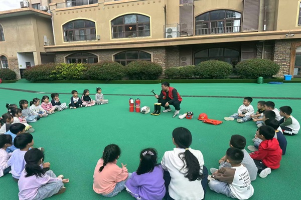 云山幼教集团映象分园联合云山街道开展消防安全活动