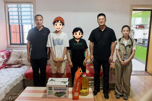 板桥小学党支部走访慰问贫困学生