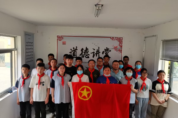 板桥中学开展第二十一个“公民道德日”宣传活动.jpg