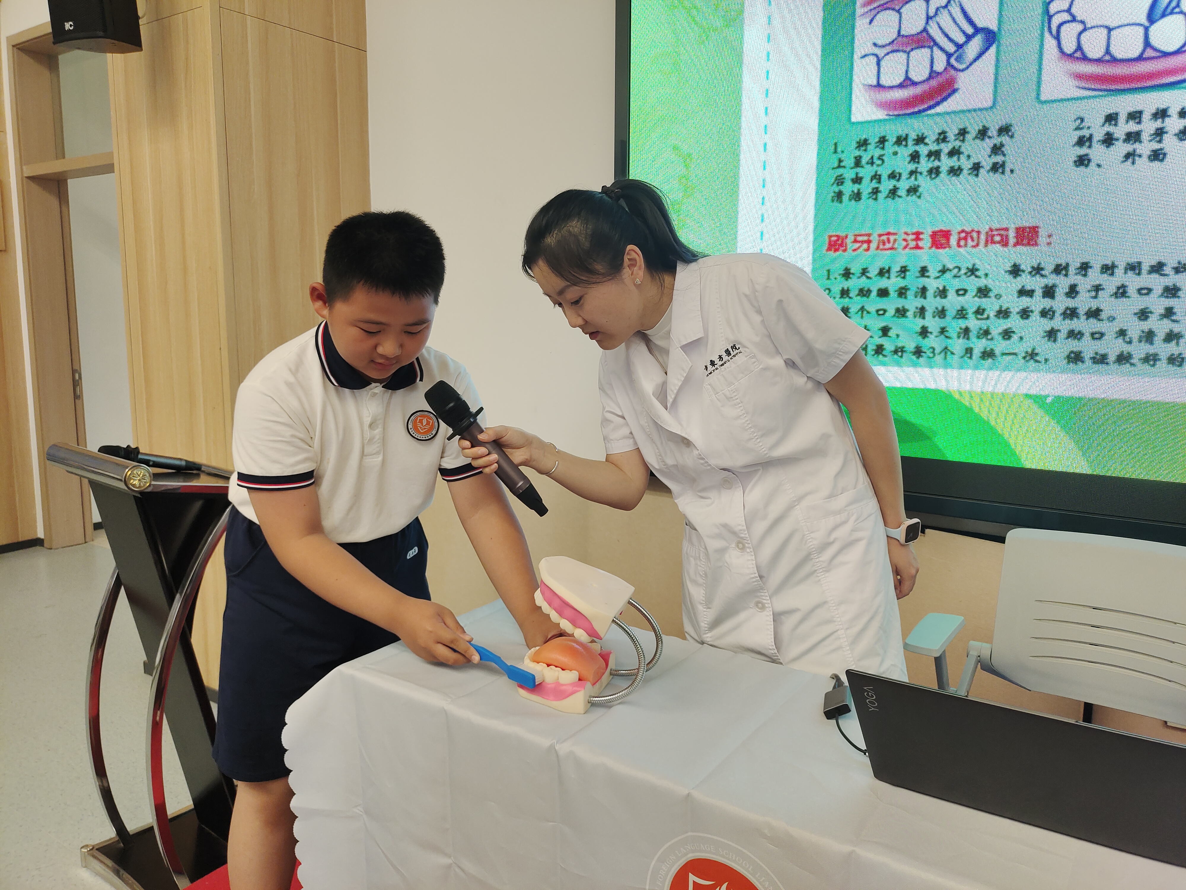 连云区健康口腔卫生进校园活动（刷牙3）.jpg