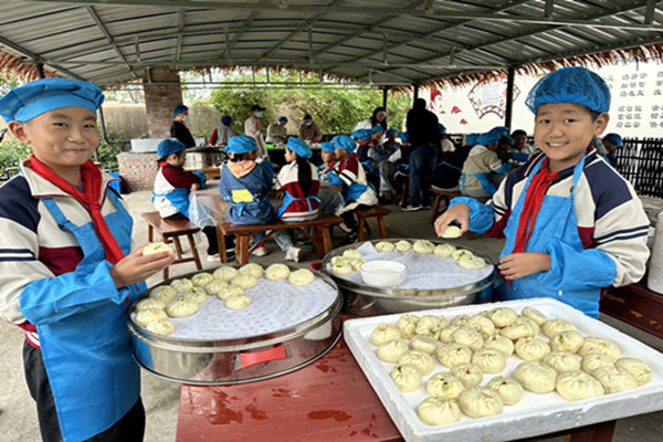 学生厨房 包包子.jpg