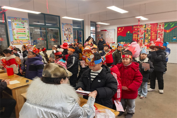 乐闯无“纸”境，无“笔”展精彩-院前小学开展一二年级综合素养评价活动 (2).jpg