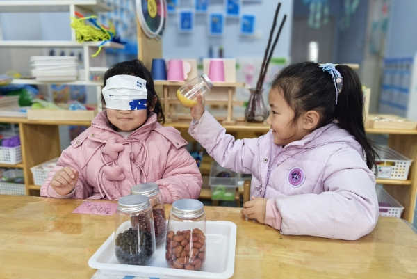 海州湾中心幼儿园开展“爱耳日”主题活动.JPG