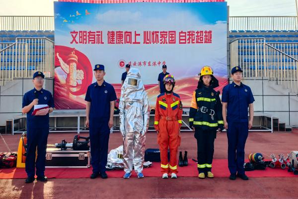 东港中学开展防震减灾安全演练系列活动上报照片(1).jpg